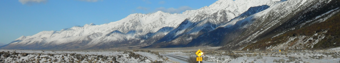 mountain range in mount cook national park